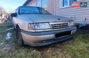 Лифтбек Opel Vectra 1990 в Коломые