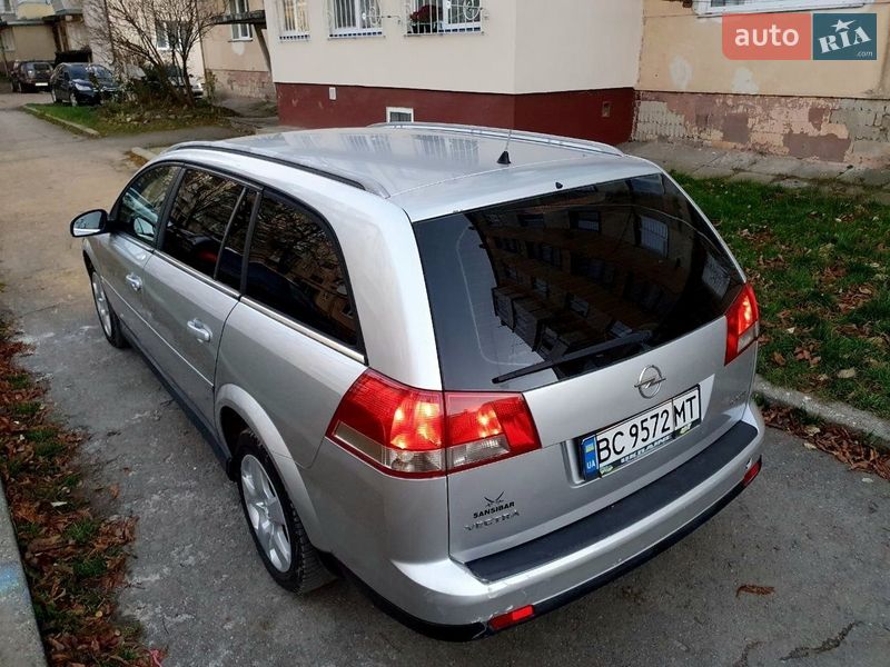 Универсал Opel Vectra 2004 в Стрые