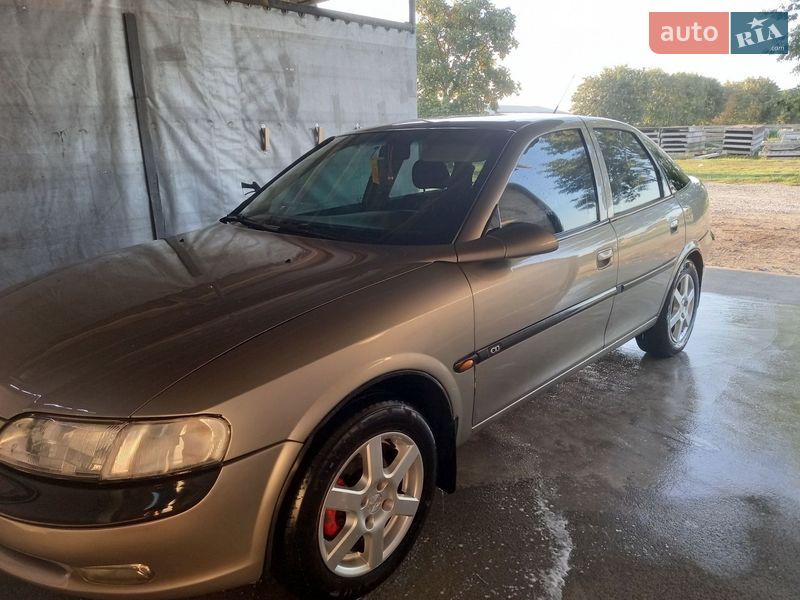 Лифтбек Opel Vectra 1997 в Житомире