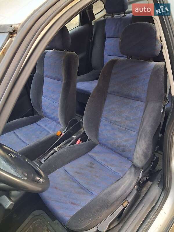 Седан Opel Vectra 1996 в Днепре