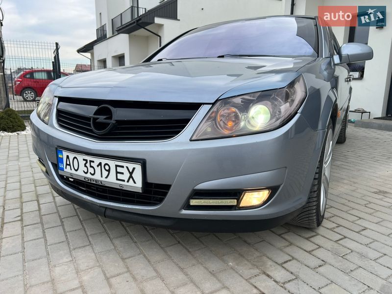 Седан Opel Vectra 2006 в Львове