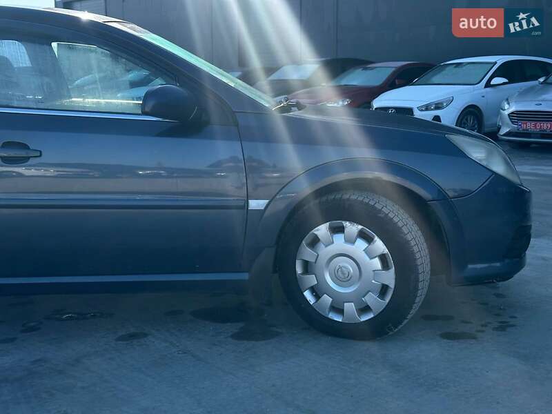 Седан Opel Vectra 2007 в Львове