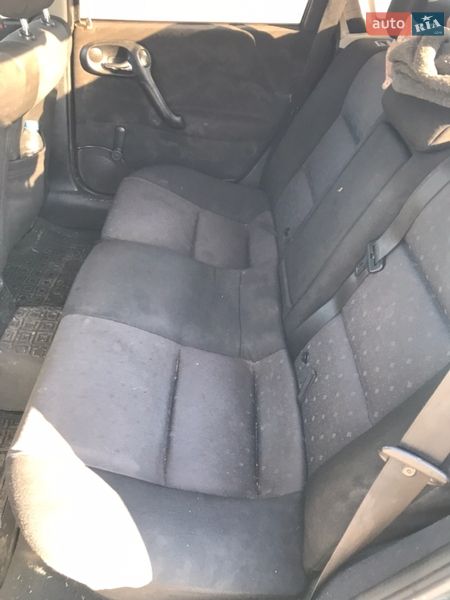 Седан Opel Vectra 2001 в Дубровице