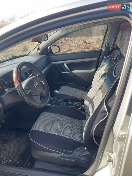 Седан Opel Vectra 2005 в Жидачове