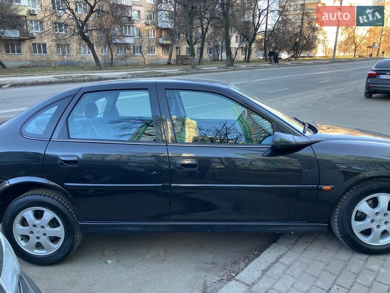Седан Opel Vectra 2002 в Києві