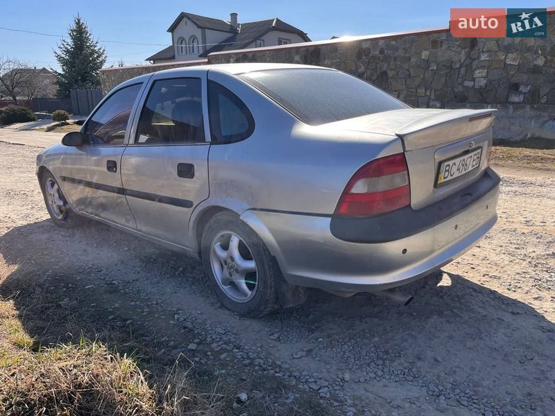 Седан Opel Vectra 1996 в Болехове