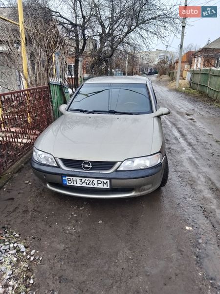 Седан Opel Vectra 1998 в Первомайске