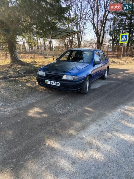 Лифтбек Opel Vectra 1991 в Самборе