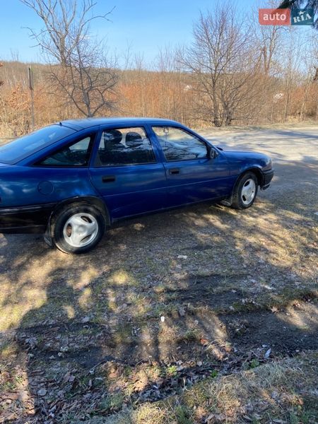 Лифтбек Opel Vectra 1991 в Самборе