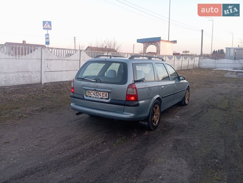 Универсал Opel Vectra 1996 в Дубно