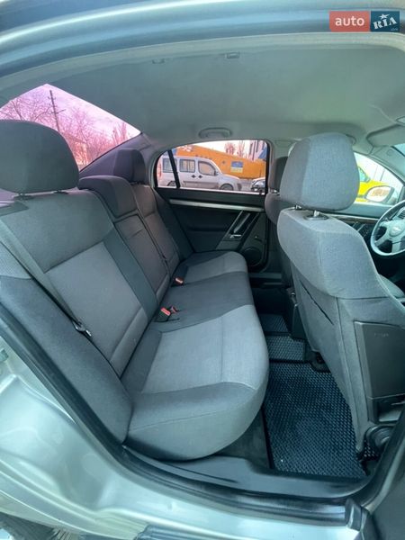 Седан Opel Vectra 2002 в Білій Церкві