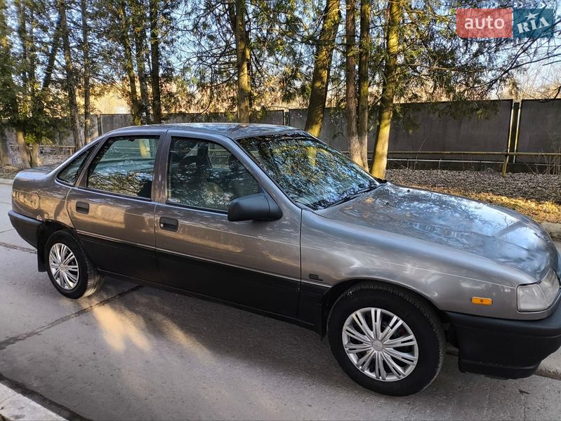 Седан Opel Vectra 1989 в Надвірній