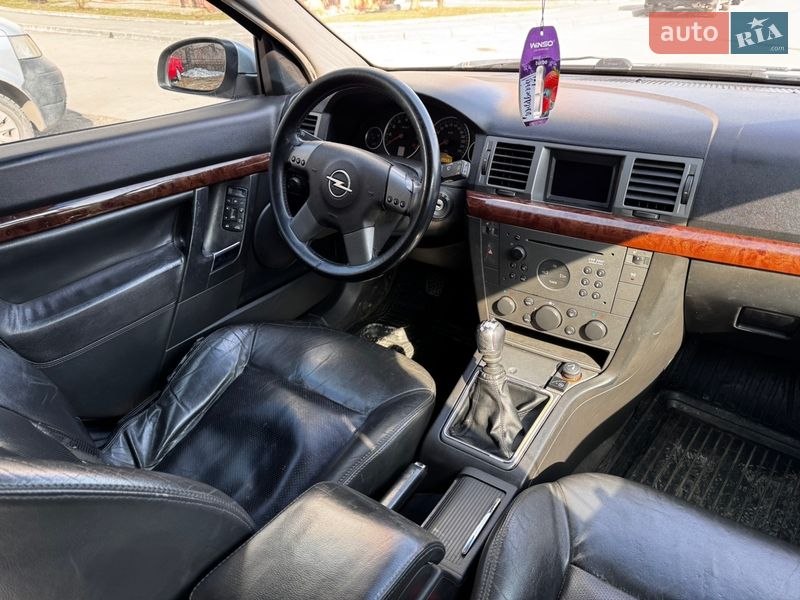 Седан Opel Vectra 2004 в Тернополе