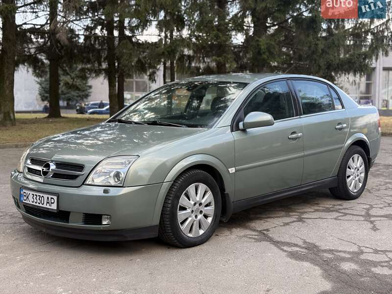 Седан Opel Vectra 2005 в Ровно