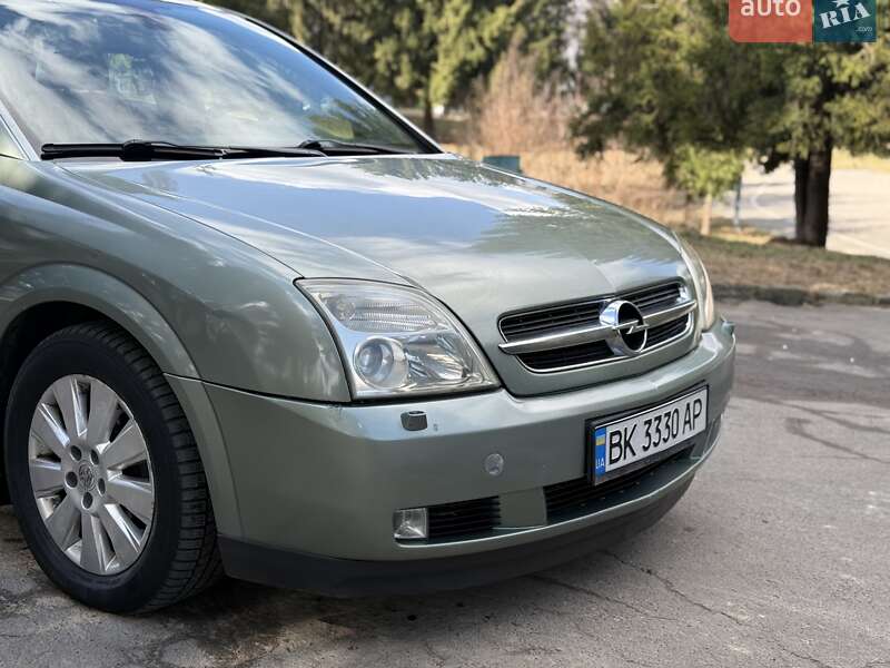 Седан Opel Vectra 2005 в Ровно