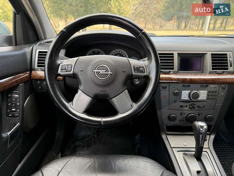 Седан Opel Vectra 2005 в Ровно