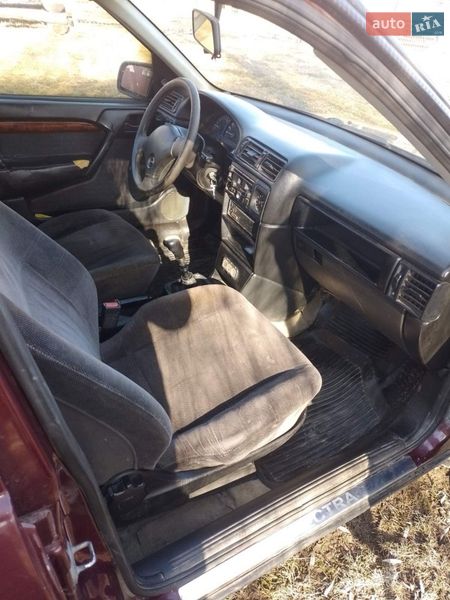 Седан Opel Vectra 1991 в Пробежной фото 3 Седан Opel Vectra 1991 в Пробежной