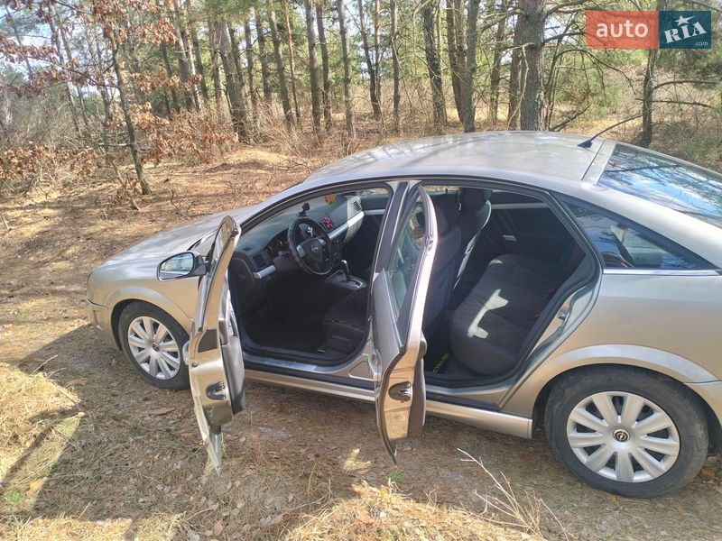 Лифтбек Opel Vectra 2003 в Киеве