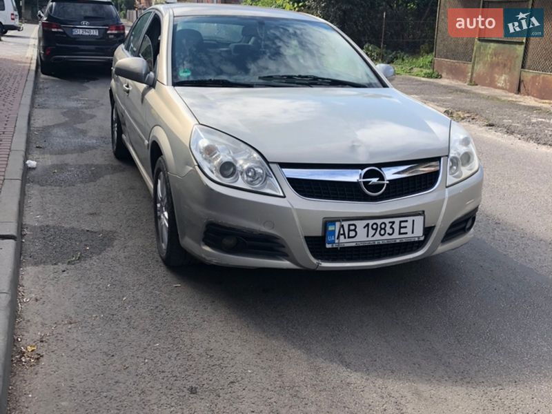 Седан Opel Vectra 2006 в Новом Ярычеве