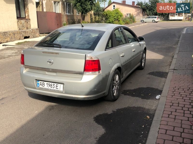 Седан Opel Vectra 2006 в Новом Ярычеве