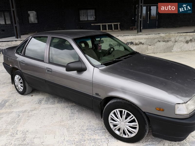 Седан Opel Vectra 1989 в Надворной