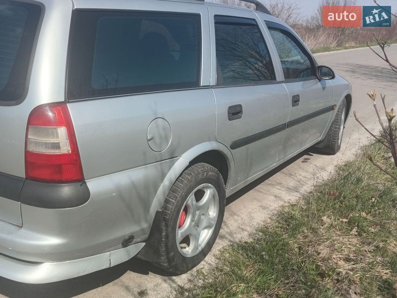 Універсал Opel Vectra 1998 в Самборі