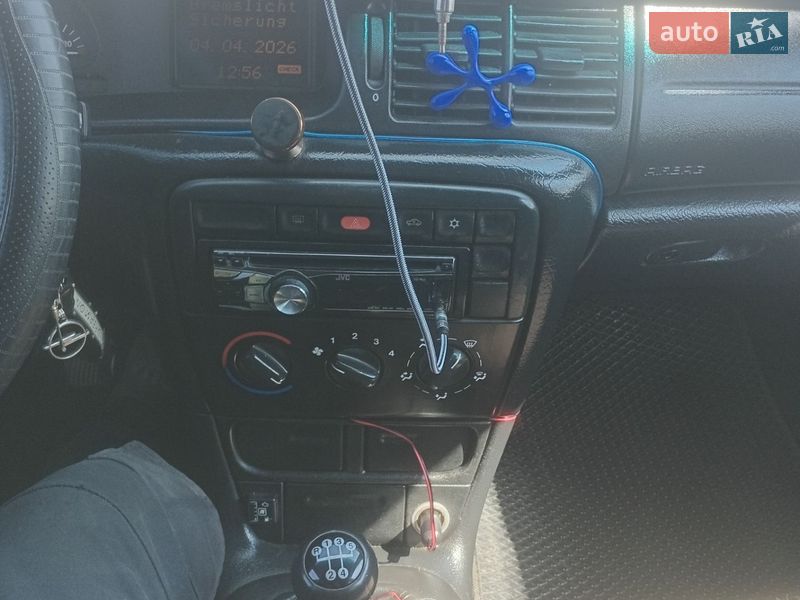 Універсал Opel Vectra 1998 в Самборі