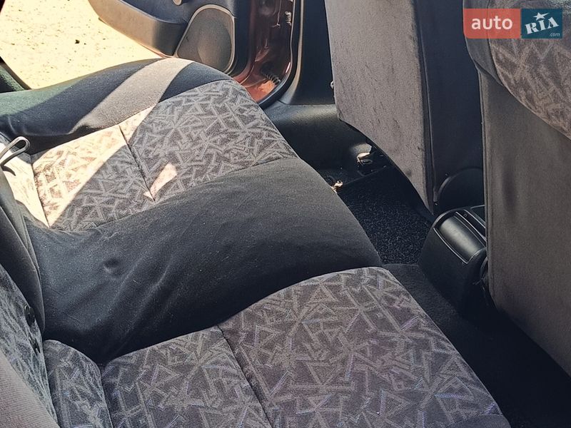 Седан Opel Vectra 1997 в Чернігові