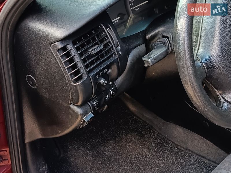 Седан Opel Vectra 1997 в Чернігові