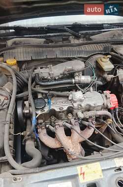 Седан Opel Vectra 1995 в Ровно