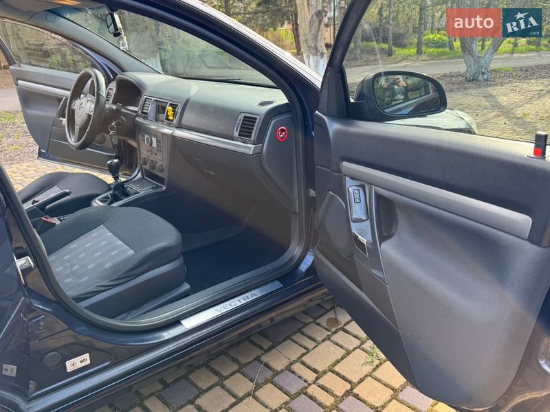 Седан Opel Vectra 2005 в Одесі