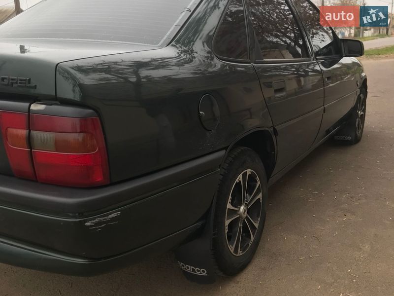 Седан Opel Vectra 1995 в Березанці