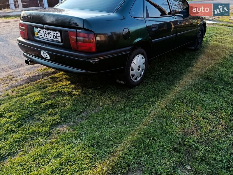Седан Opel Vectra 1995 в Березанці