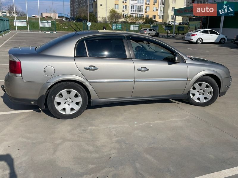 Седан Opel Vectra 2004 в Южному