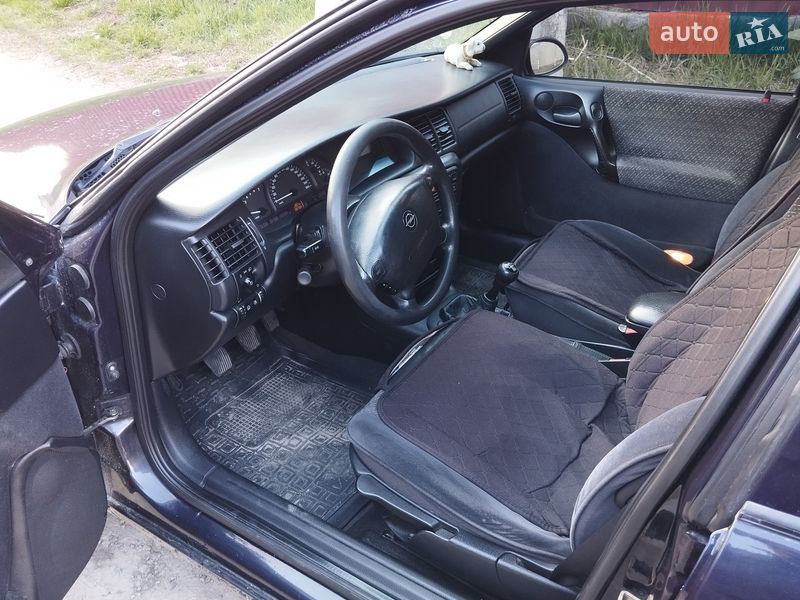 Седан Opel Vectra 1997 в Киеве