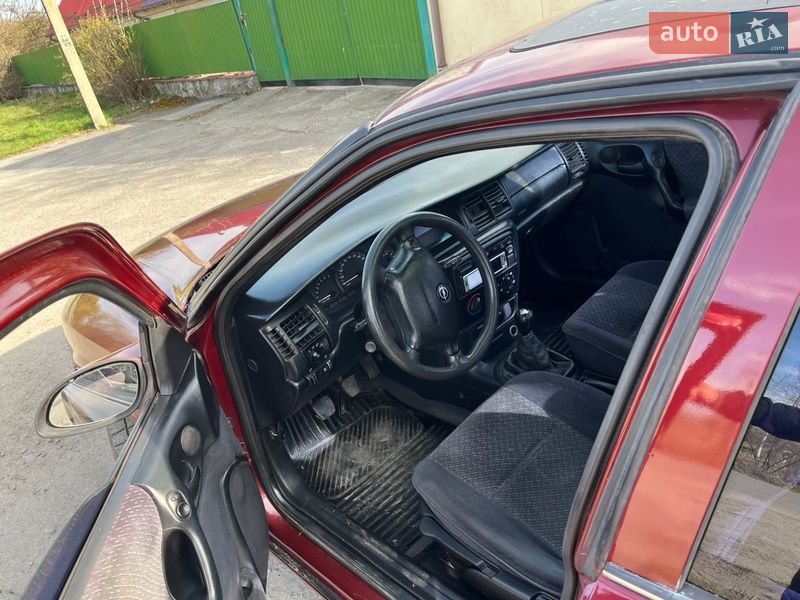 Седан Opel Vectra 1997 в Мирополі
