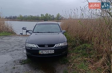 Седан Opel Vectra 1998 в Днепре