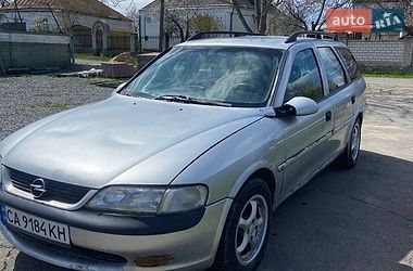 Универсал Opel Vectra 1998 в Умани