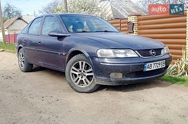 Лифтбек Opel Vectra 1998 в Ямполе