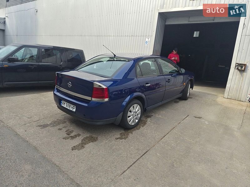 Седан Opel Vectra 2003 в Киеве