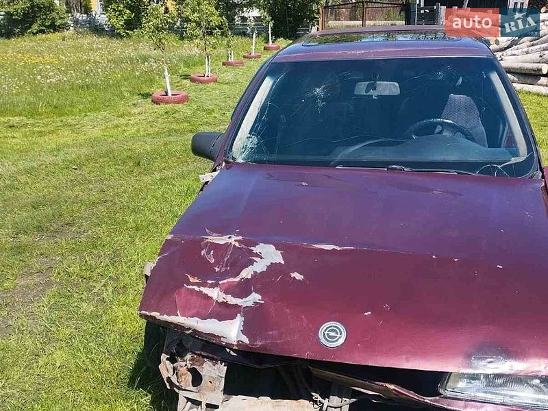 Седан Opel Vectra 1990 в Рокитному
