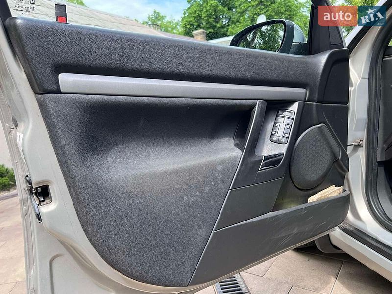 Седан Opel Vectra 2006 в Ровно