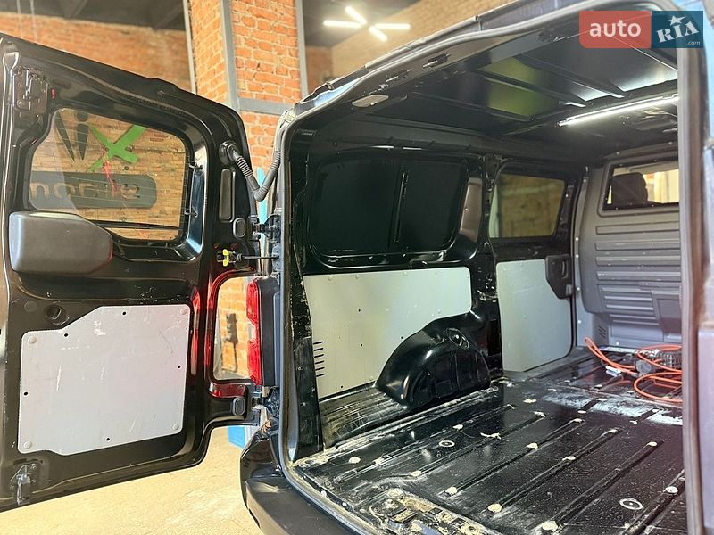 Вантажний фургон Opel Vivaro-e 2021 в Житомирі