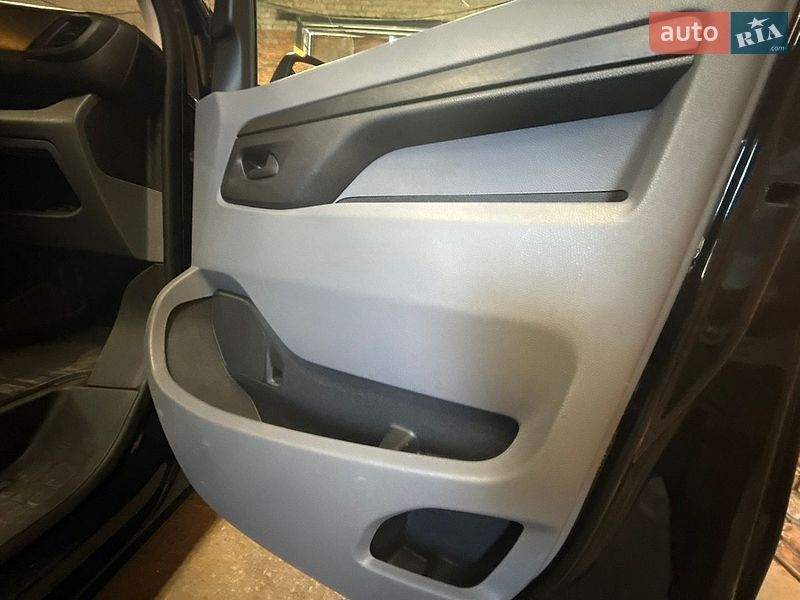 Вантажний фургон Opel Vivaro-e 2021 в Житомирі