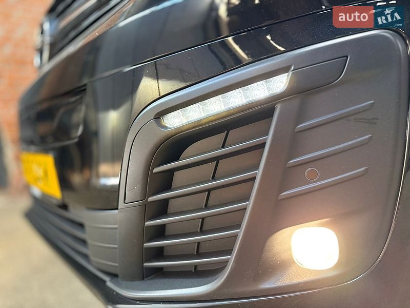Вантажний фургон Opel Vivaro-e 2021 в Житомирі