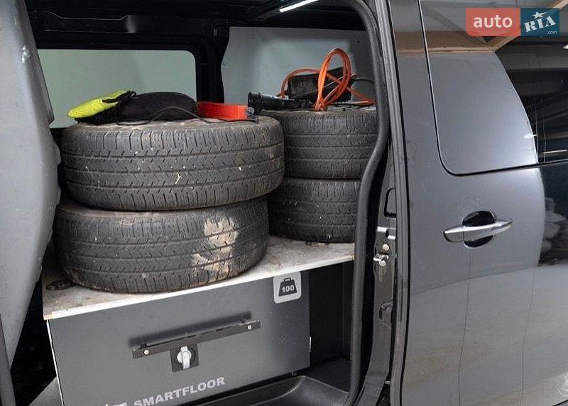Вантажний фургон Opel Vivaro-e 2021 в Житомирі