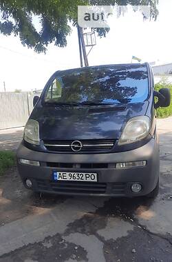 Вантажопасажирський фургон Opel Vivaro груз.-пасс. 2003 в Дніпрі