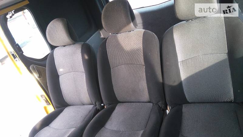 Мінівен Opel Vivaro 2004 в Володимирці