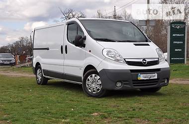 Грузопассажирский фургон Opel Vivaro 2009 в Николаеве