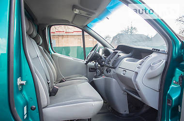 Вантажопасажирський фургон Opel Vivaro 2012 в Полтаві